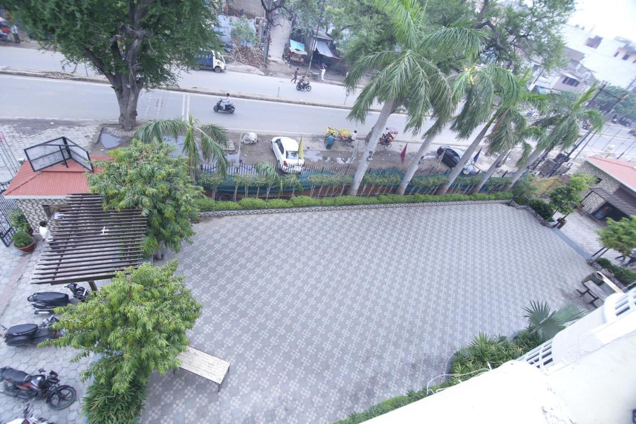 โรงแรม ชีทาล รีเจนซี่ มถุรา ภายนอก รูปภาพ
